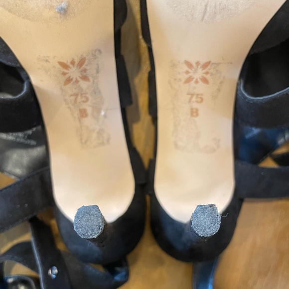 BCBG Generation Heels - Picture 6 of 11